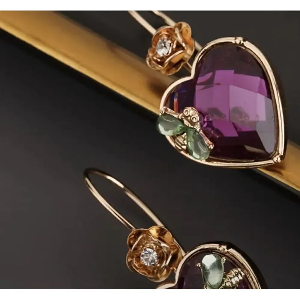 💜 Betsey Johnson stunning dark purple bee heart drop earrings 💜 - Picture 5 of 5